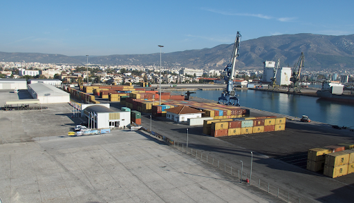 Read more about the article Defining Small and Medium-Sized Ports and their Characteristics